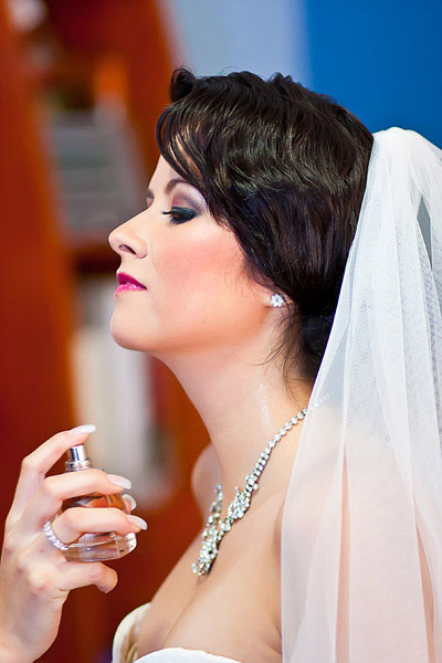 Boda Retro Centro Historico MIDE Peinado Perfume