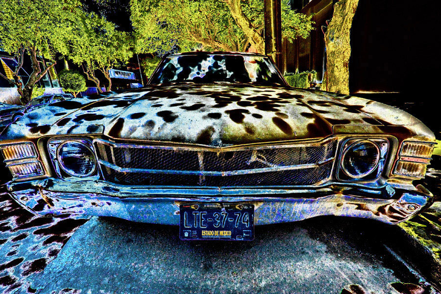 Carro Viejo Christine Assesine