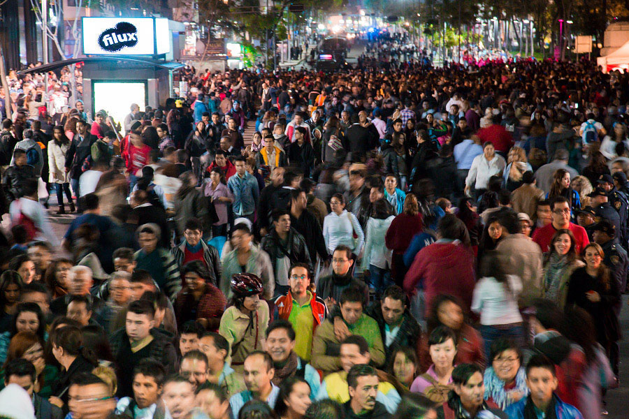 Multitud gente DF